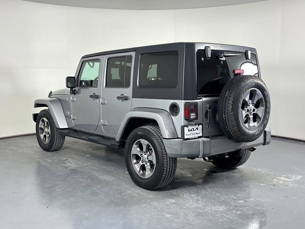 Used 2016 Jeep Wrangler Unlimited Sahara w/ Connectivity Group image 4