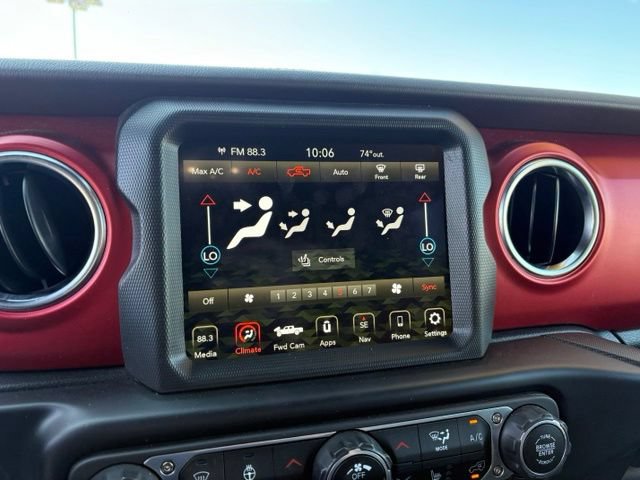 Used 2022 Jeep Gladiator Rubicon w/ LED Lighting Group AWD/4WD image 16