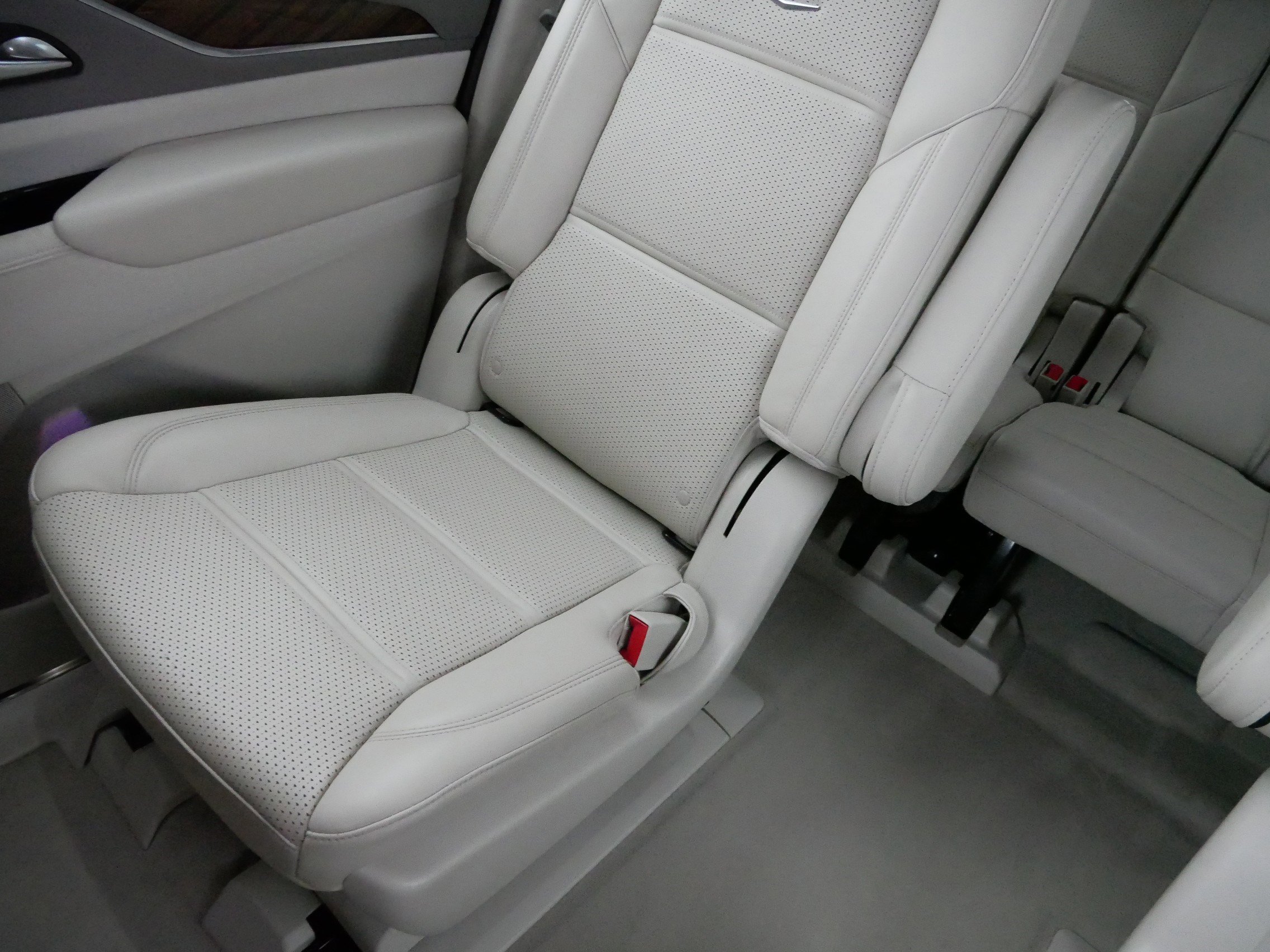 Certified 2023 Cadillac Escalade ESV Sport Platinum image 12