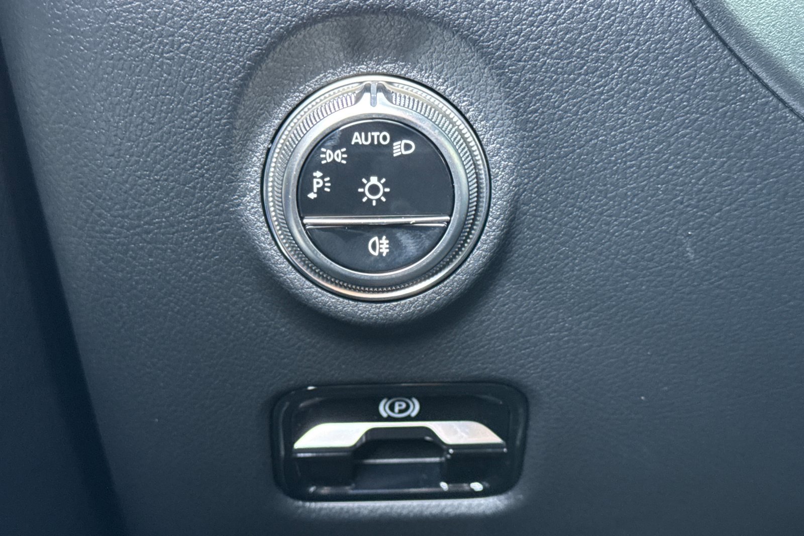 New 2026 Mercedes-Benz C 300 Sedan image 28