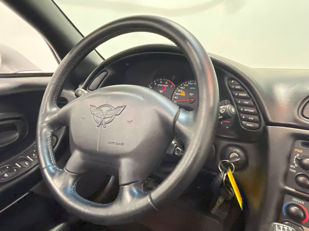 Used 2000 Chevrolet Corvette Convertible w/ Performance Handling Pkg image 60
