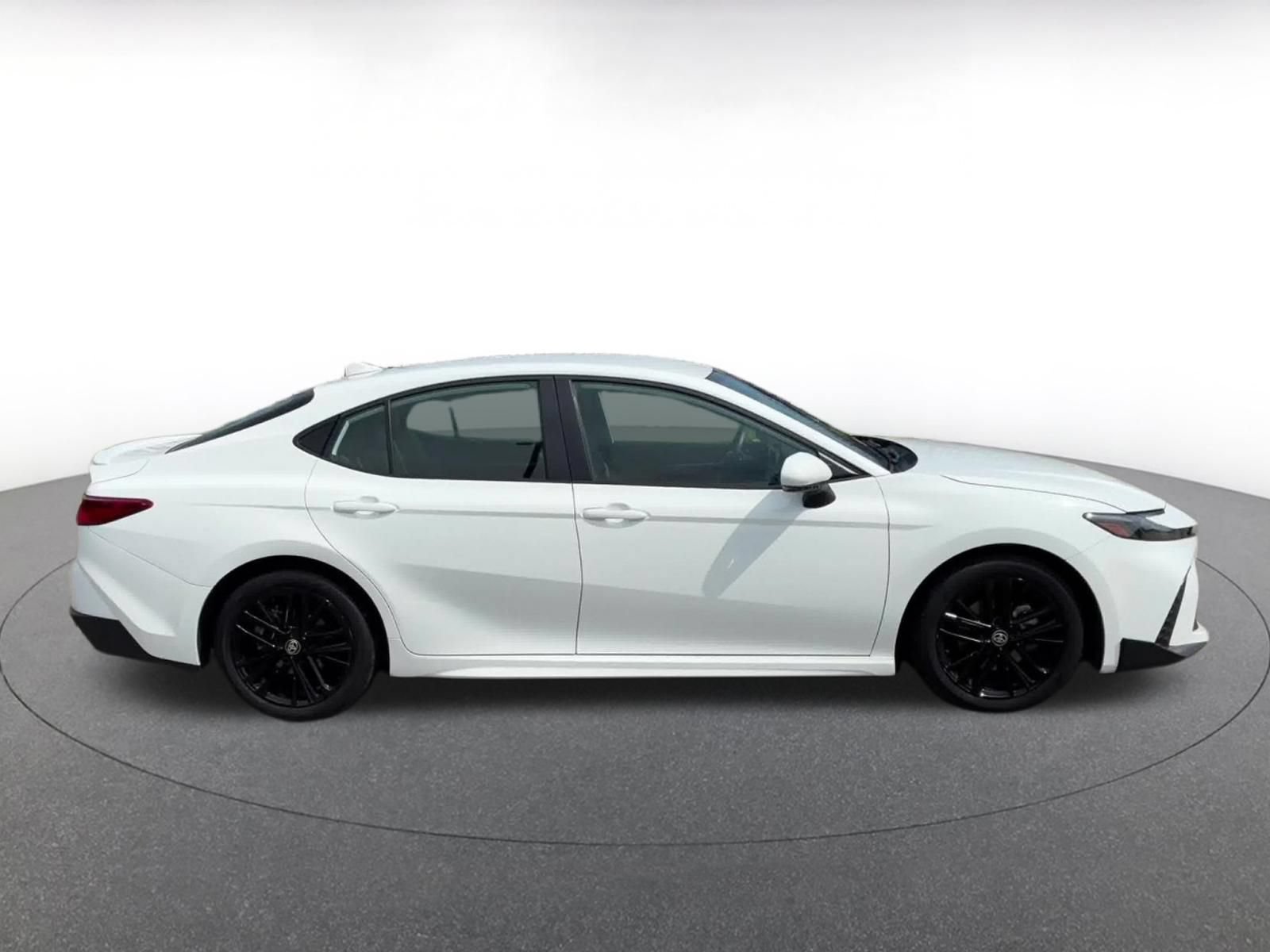 Used 2026 Toyota Camry SE FWD image 13