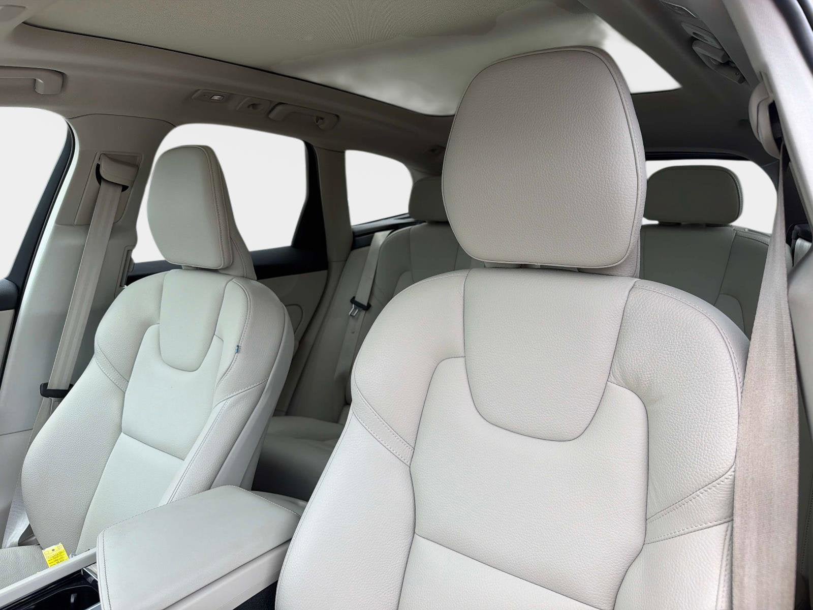 Certified 2024 Volvo XC60 B5 Core w/ Protection Package Premier AWD/4WD image 19