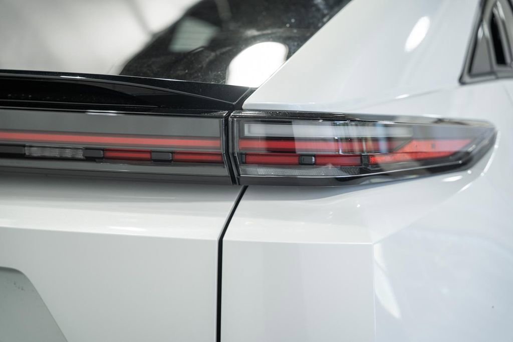 New 2026 Toyota C-HR AWD/4WD image 7