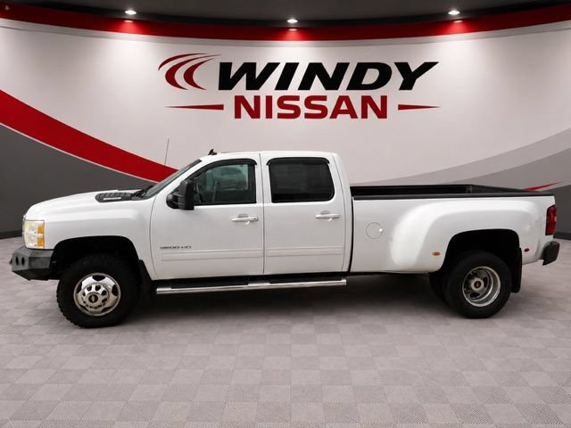 Used 2011 Chevrolet Silverado 3500 LTZ w/ LTZ Plus Package AWD/4WD image 4
