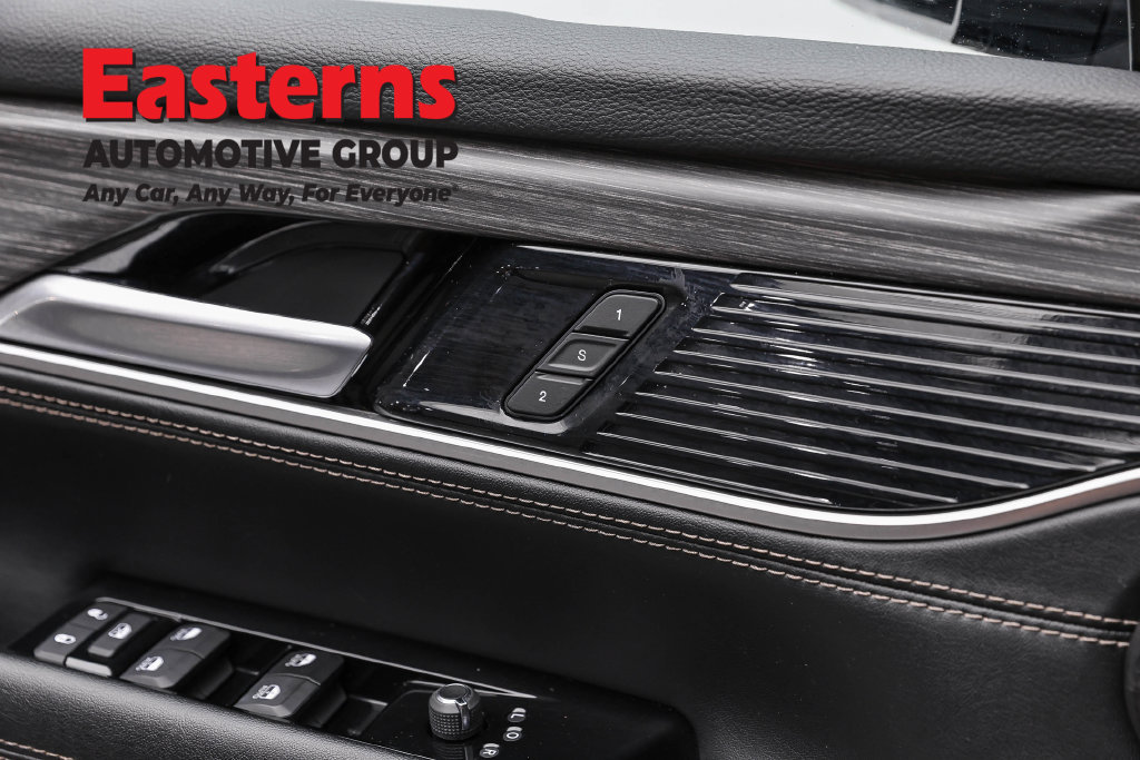 Used 2024 Jeep Wagoneer L Series II RWD image 25