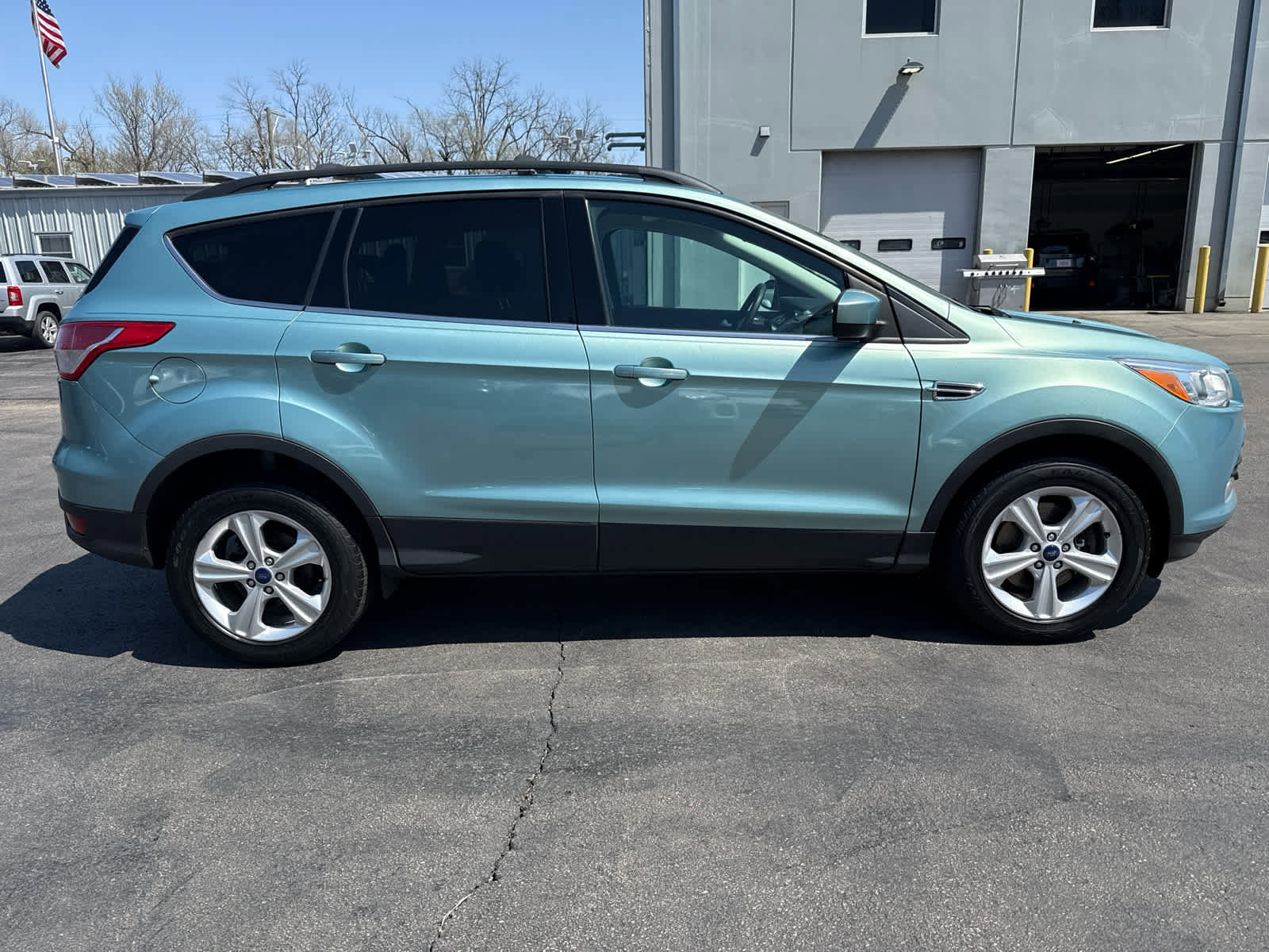 Used 2013 Ford Escape SE AWD/4WD image 2
