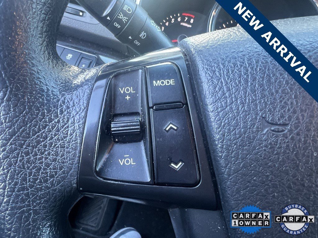 Used 2011 Kia Sorento LX w/ Convenience Pkg image 10