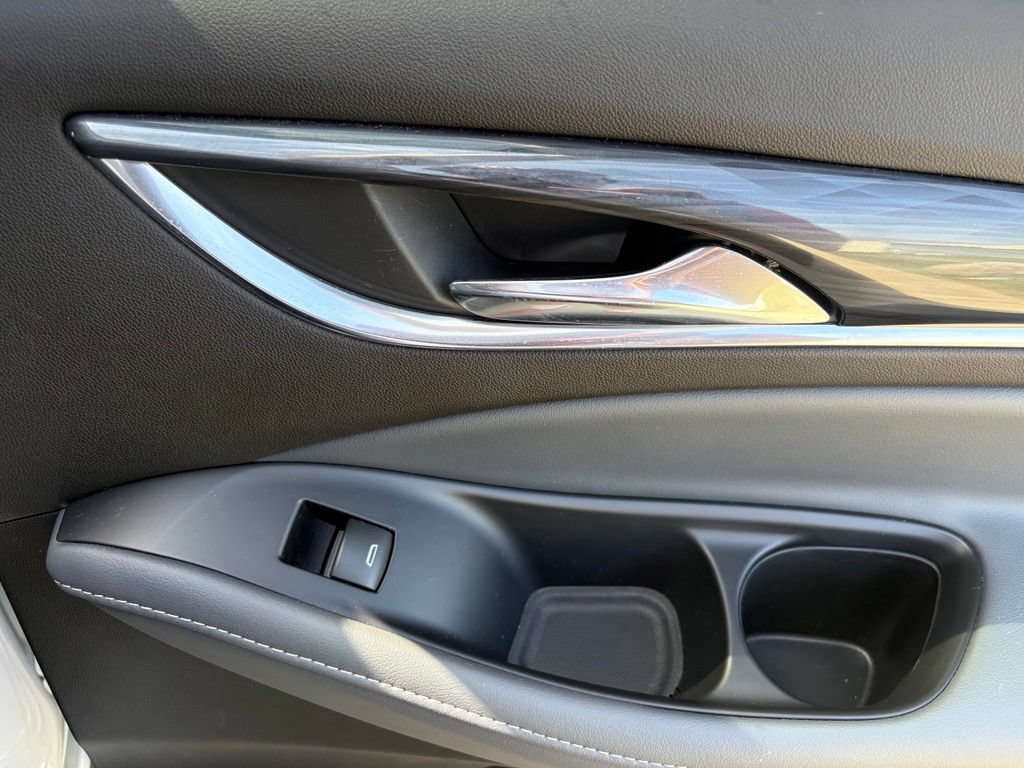 Used 2021 Buick Enclave Essence FWD image 31