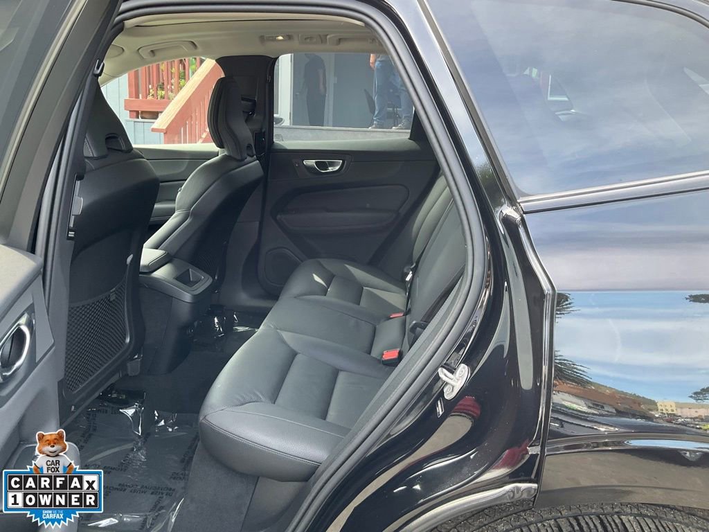 Used 2025 Volvo XC60 B5 Plus image 7