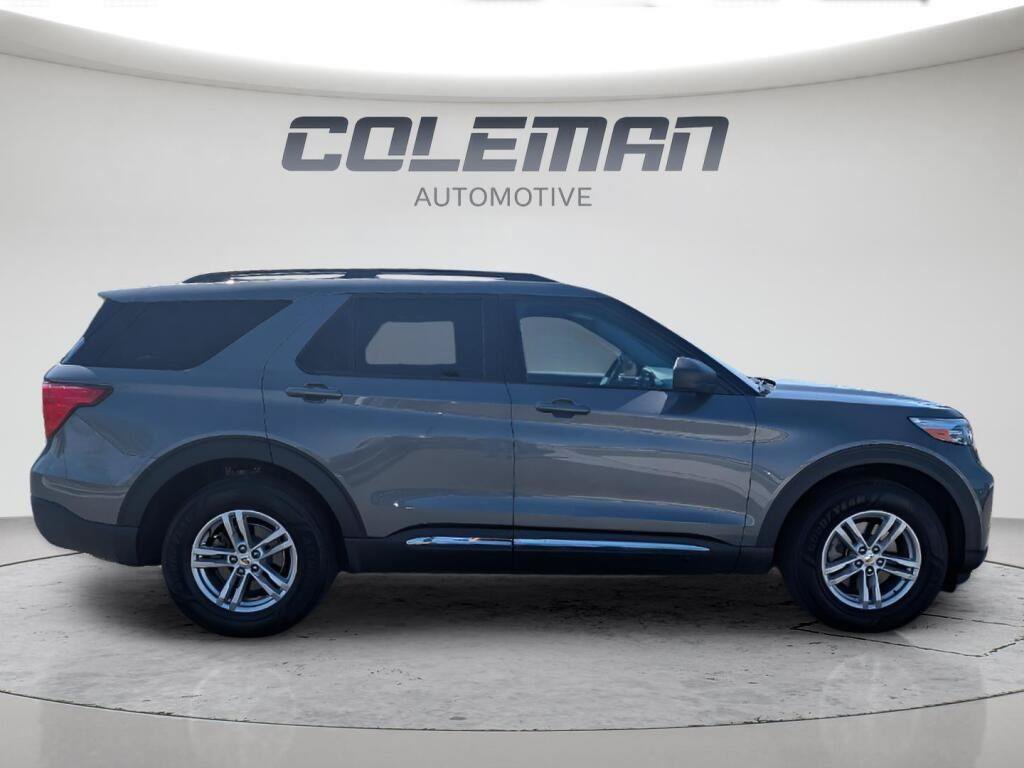 Used 2022 Ford Explorer XLT w/ Equipment Group 202A AWD/4WD image 4