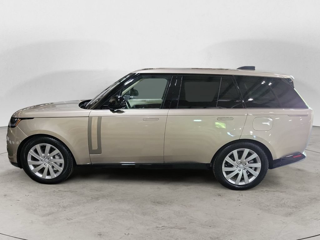 Used 2023 Land Rover Range Rover SE AWD/4WD image 2