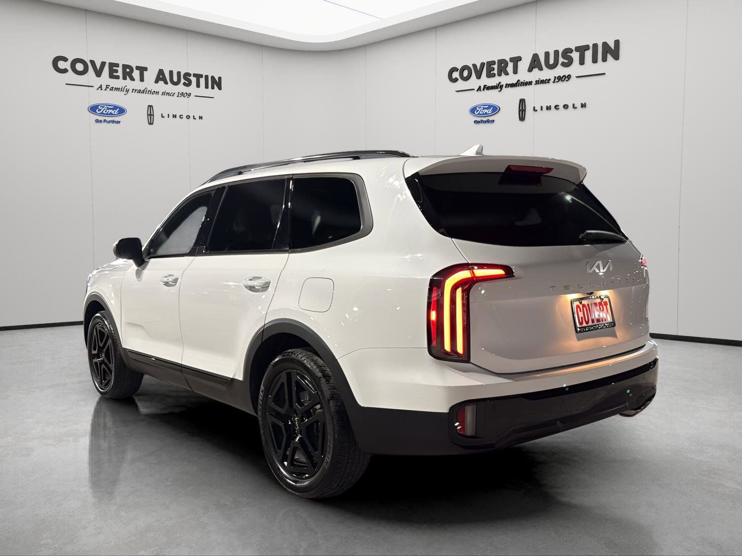 Used 2024 Kia Telluride EX X-Line image 3