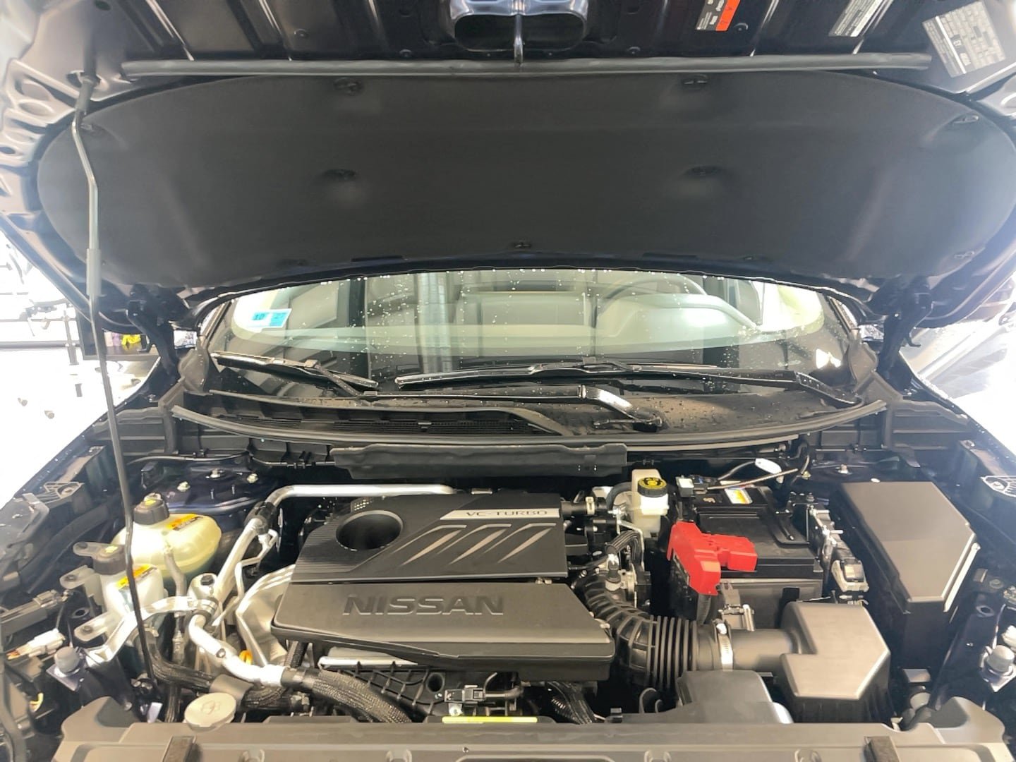 Used 2025 Nissan Rogue SL AWD/4WD image 24