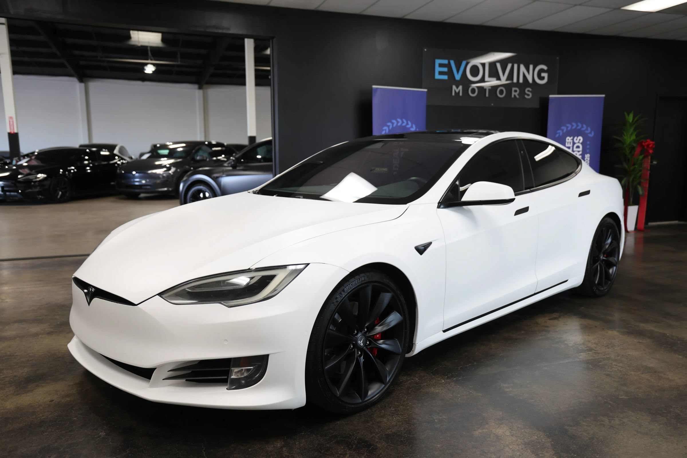 Used 2017 Tesla Model S P100D AWD/4WD image 5