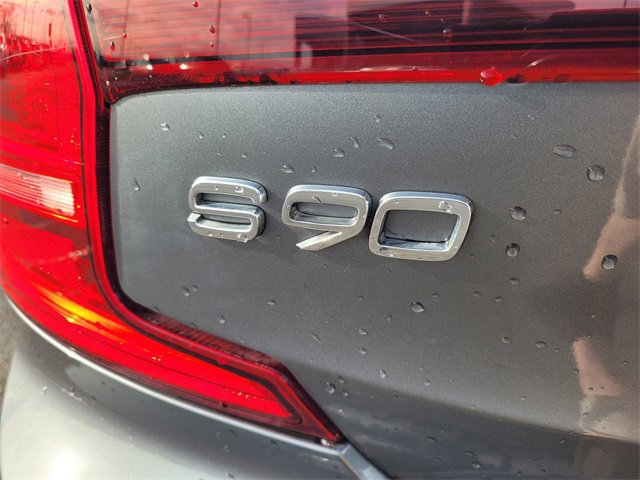 Used 2017 Volvo S90 T5 Momentum w/ Vision Package image 10