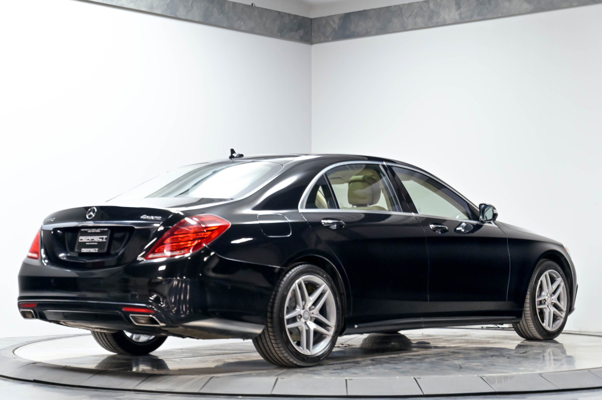 Used 2016 Mercedes-Benz S 550 4MATIC Sedan image 15