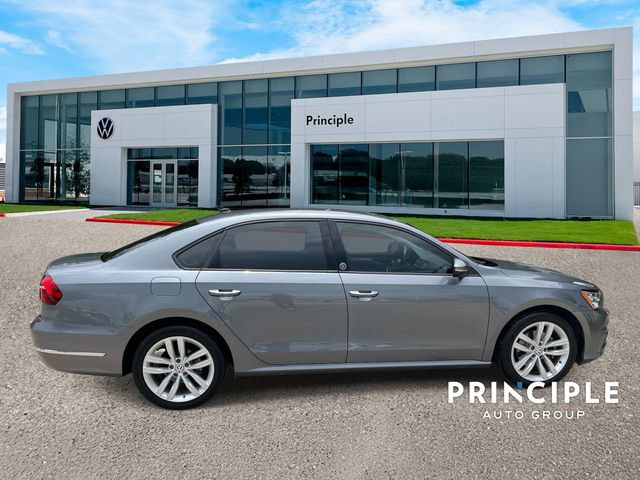 Used 2019 Volkswagen Passat 2.0T Wolfsburg w/ Wheels & Sunroof Package FWD image 5