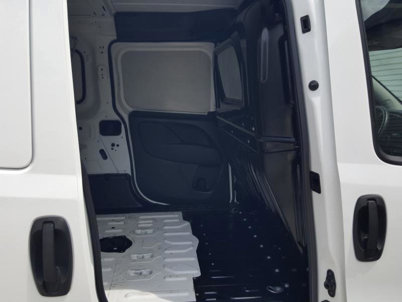 Used 2018 RAM ProMaster City Tradesman FWD image 12