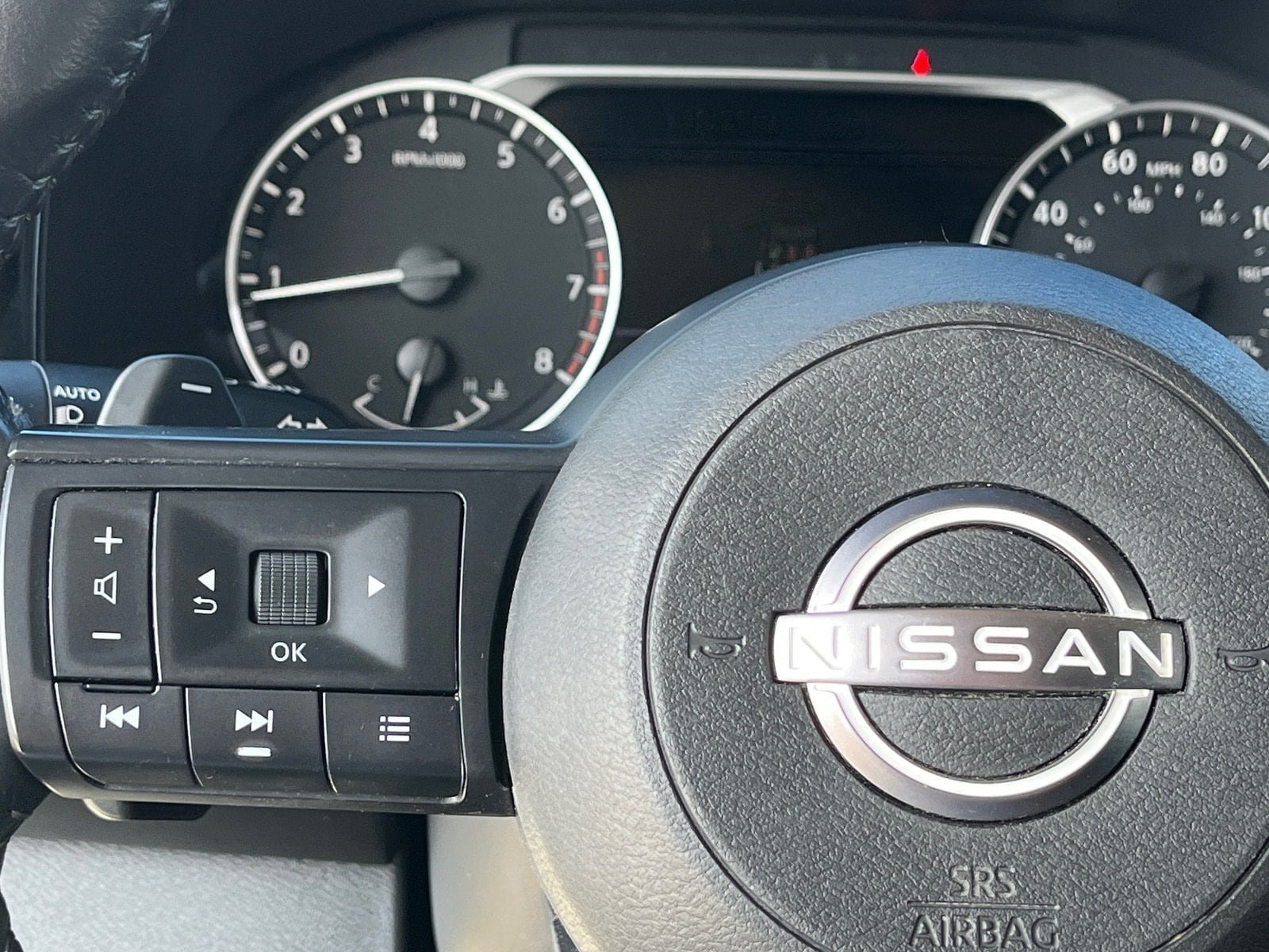 Used 2024 Nissan Pathfinder SV FWD image 19
