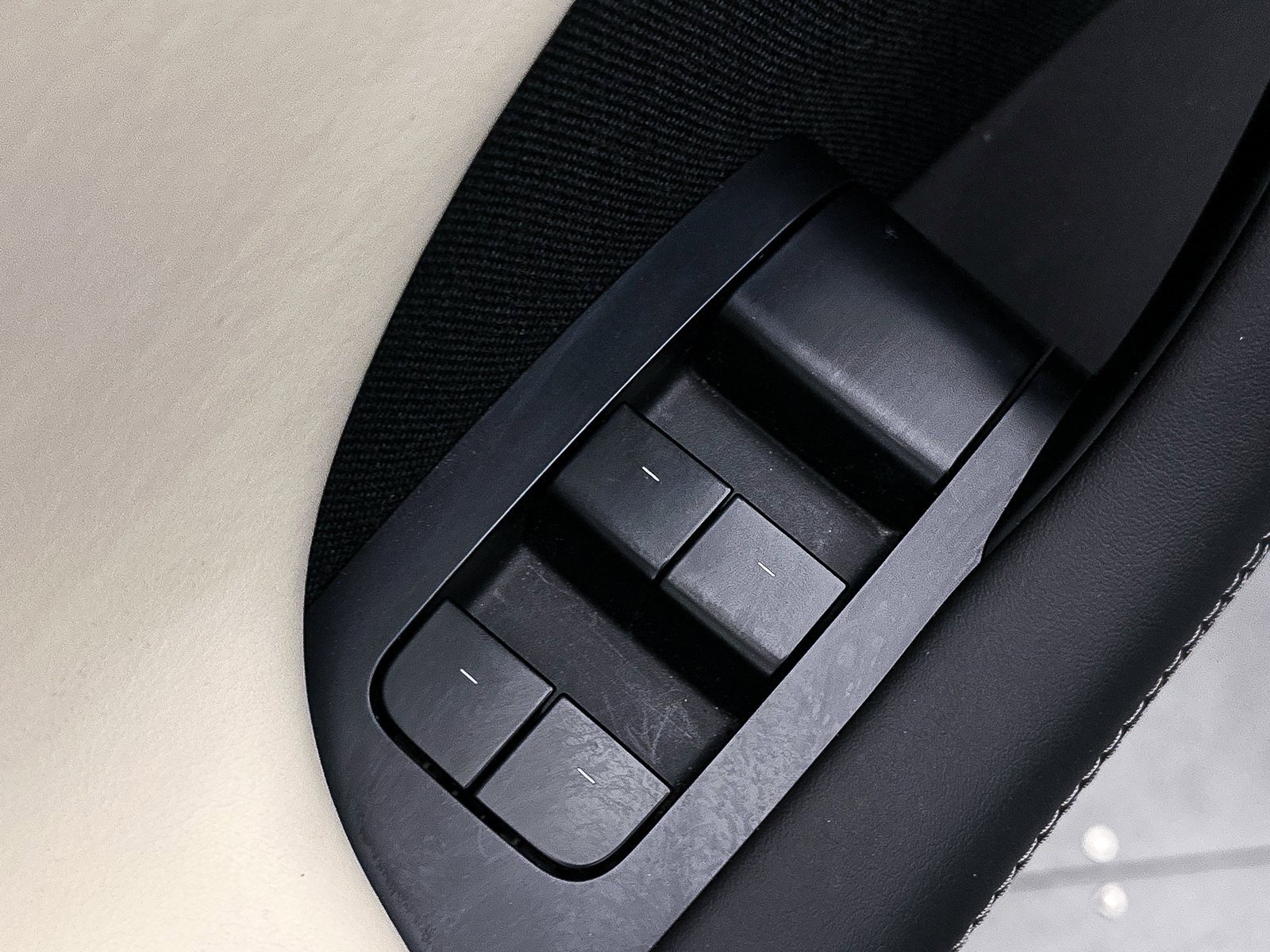 Used 2022 Tesla Model X Plaid image 19