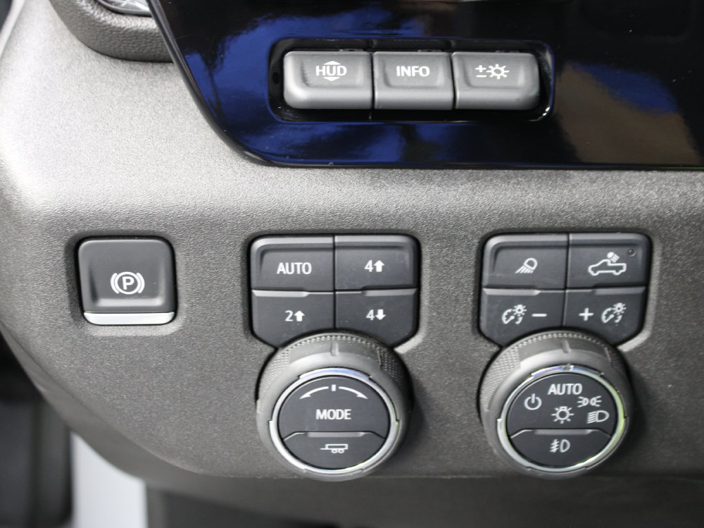 Used 2025 Chevrolet Silverado 2500 ZR2 w/ Technology Package AWD/4WD image 62