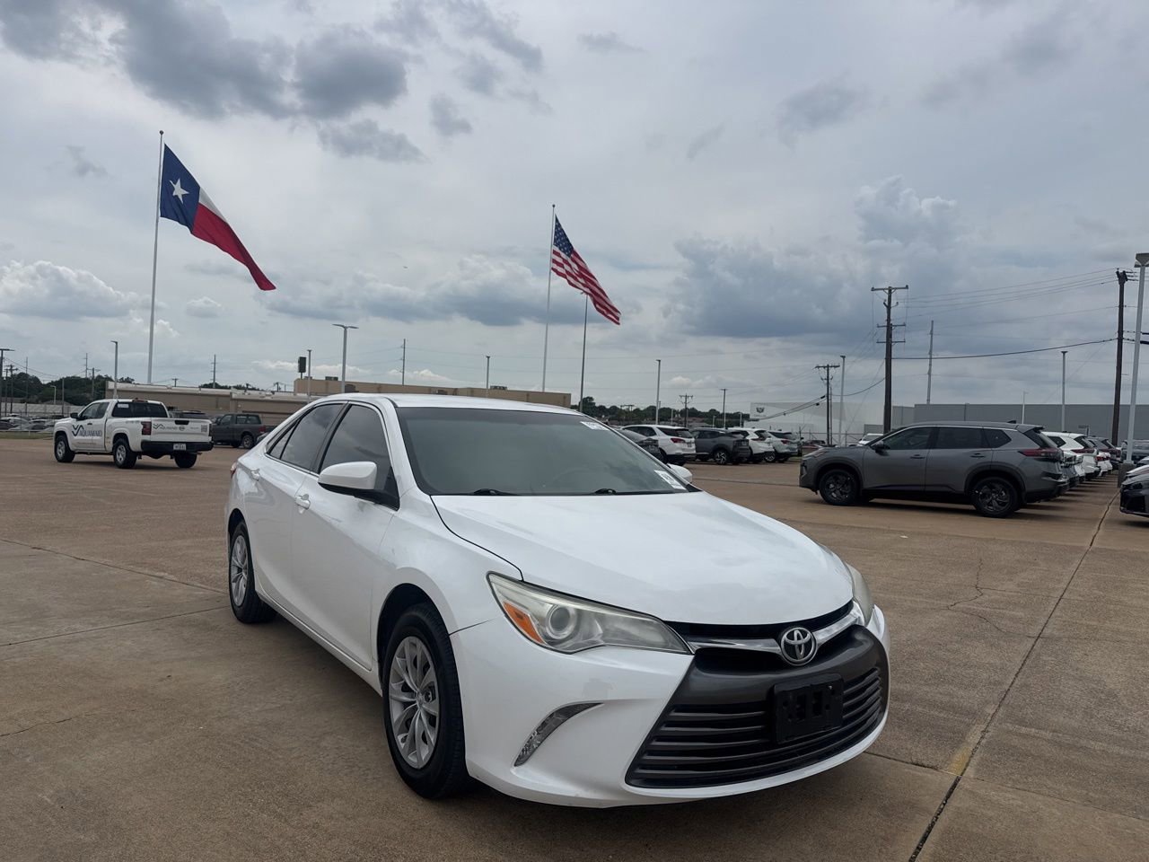 Used 2017 Toyota Camry SE