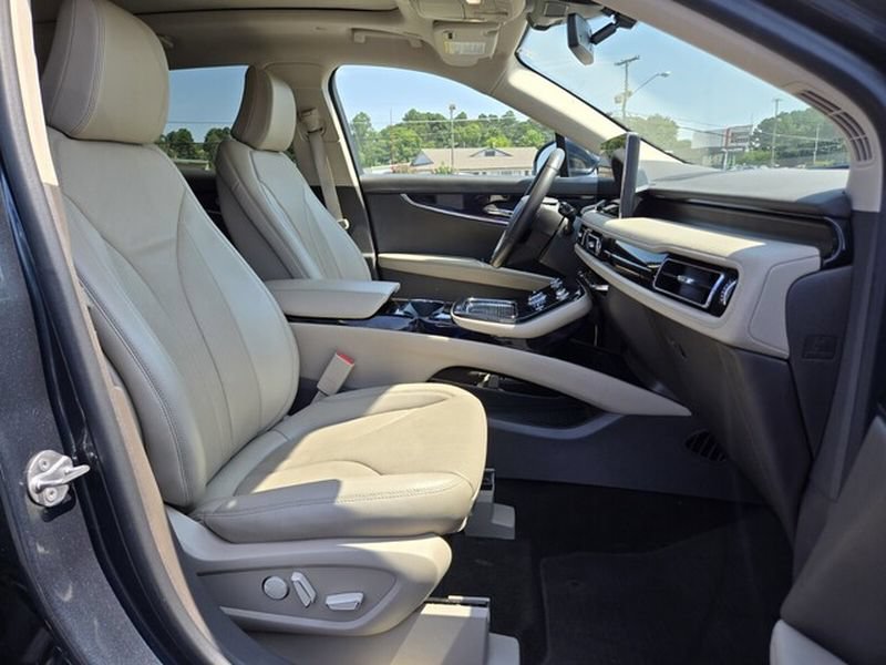 Used 2022 Lincoln Nautilus Reserve w/ Equipment Group 201A FWD image 21