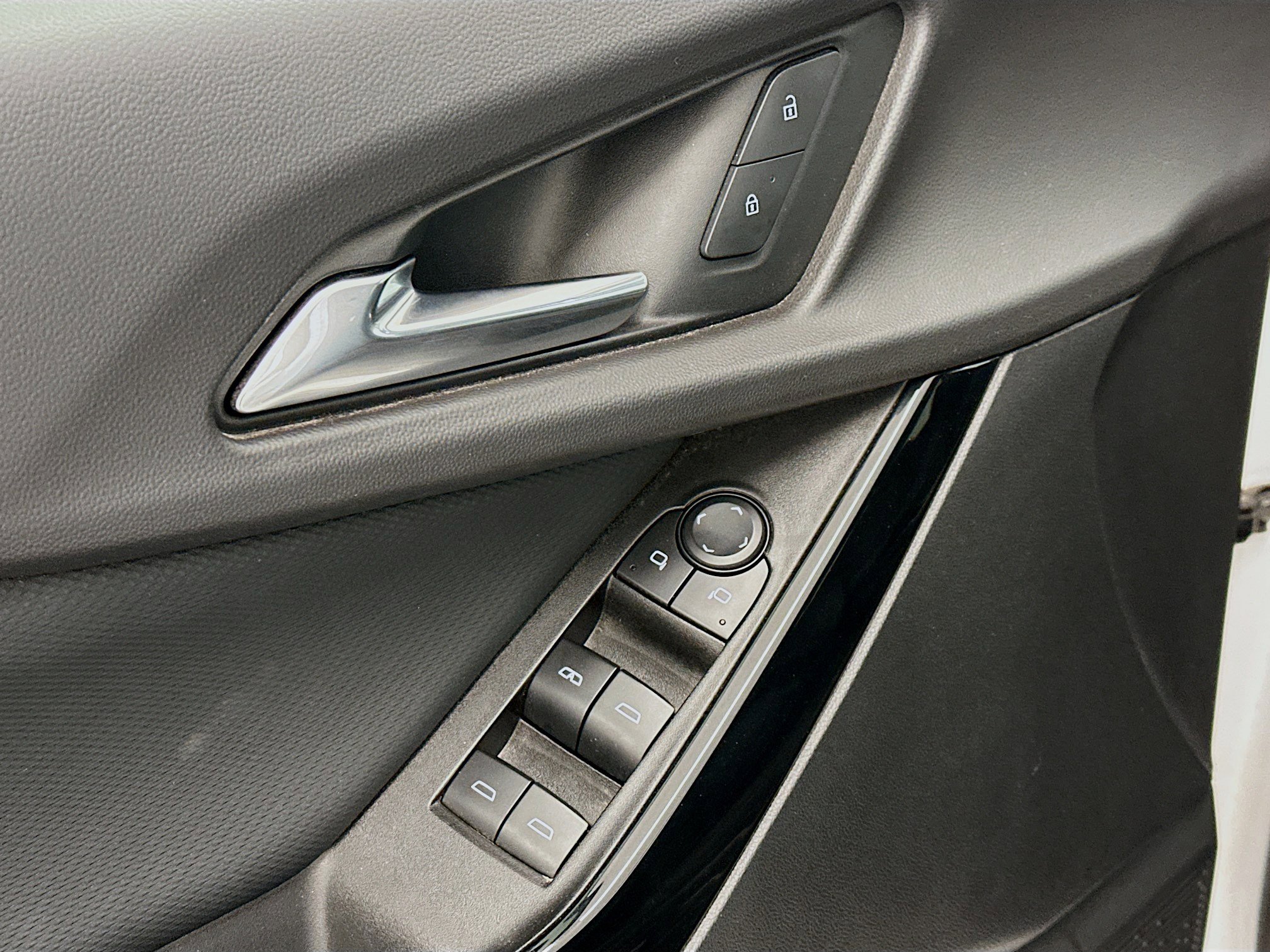 Used 2025 Chevrolet Equinox LT image 15