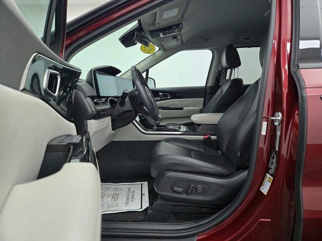 Used 2024 Kia Carnival SX image 19