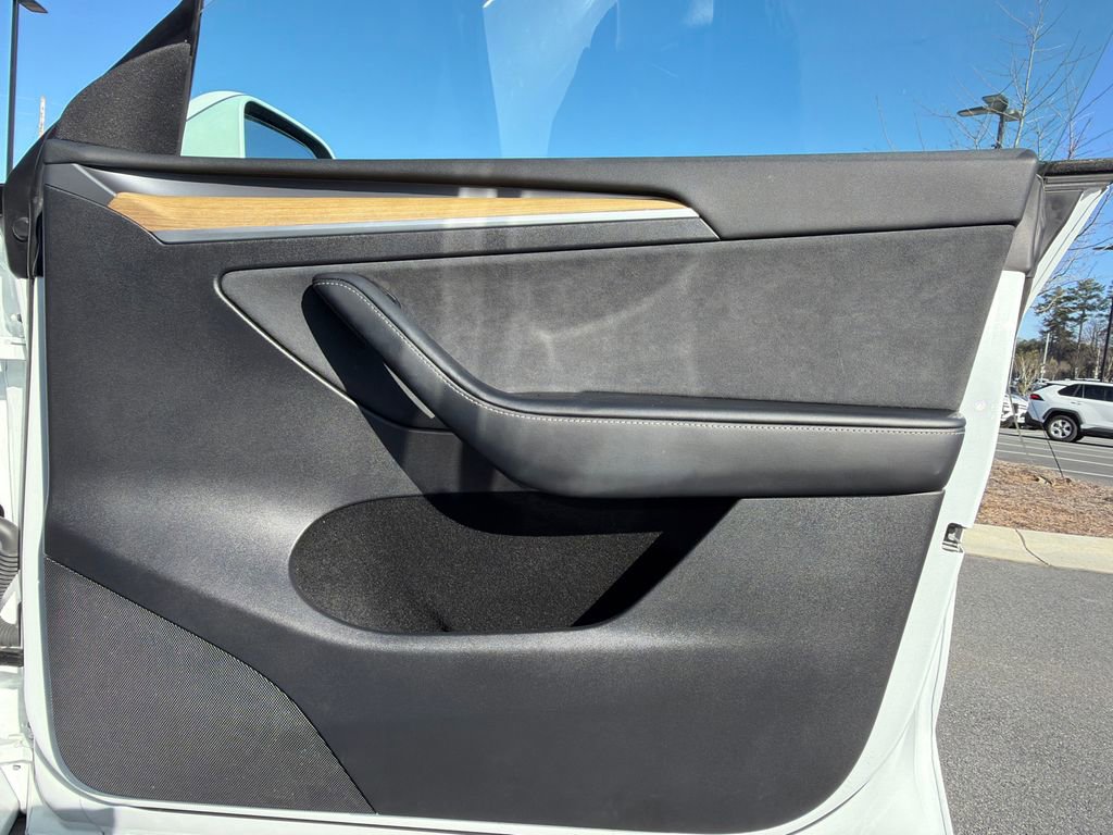 Used 2023 Tesla Model Y Long Range image 15