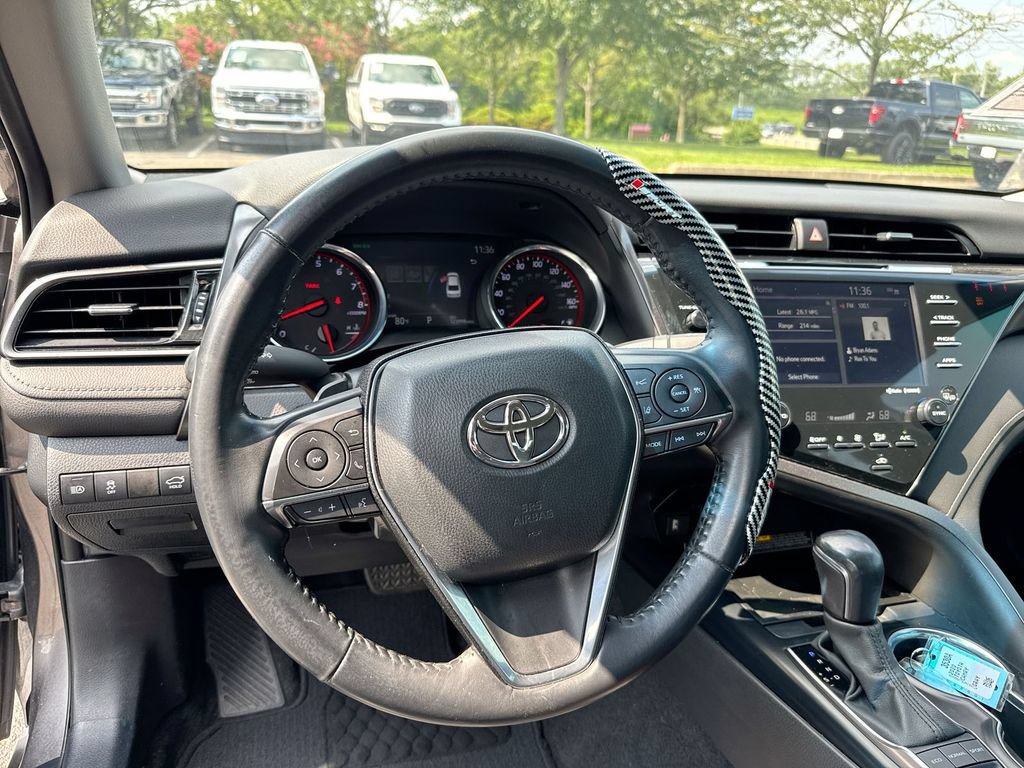Used 2020 Toyota Camry XSE FWD image 11