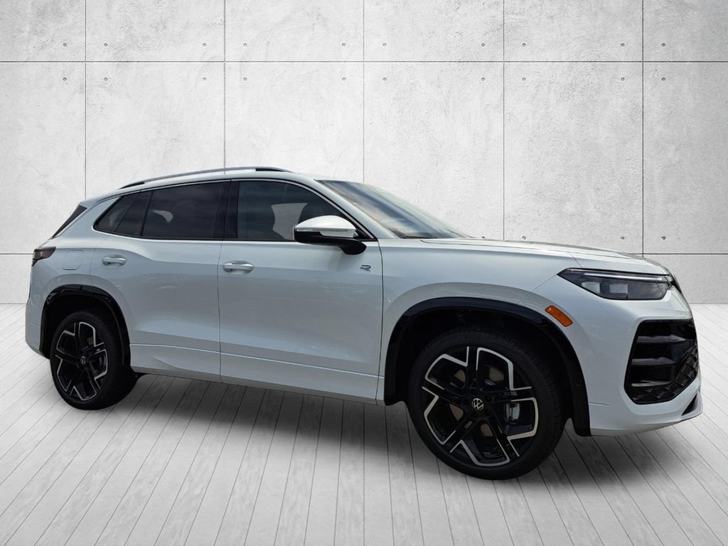 New 2026 Volkswagen Tiguan SEL R-Line AWD/4WD image 3