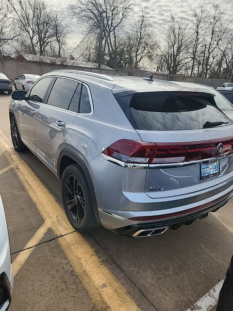 Used 2024 Volkswagen Atlas Cross Sport SEL R-Line image 12