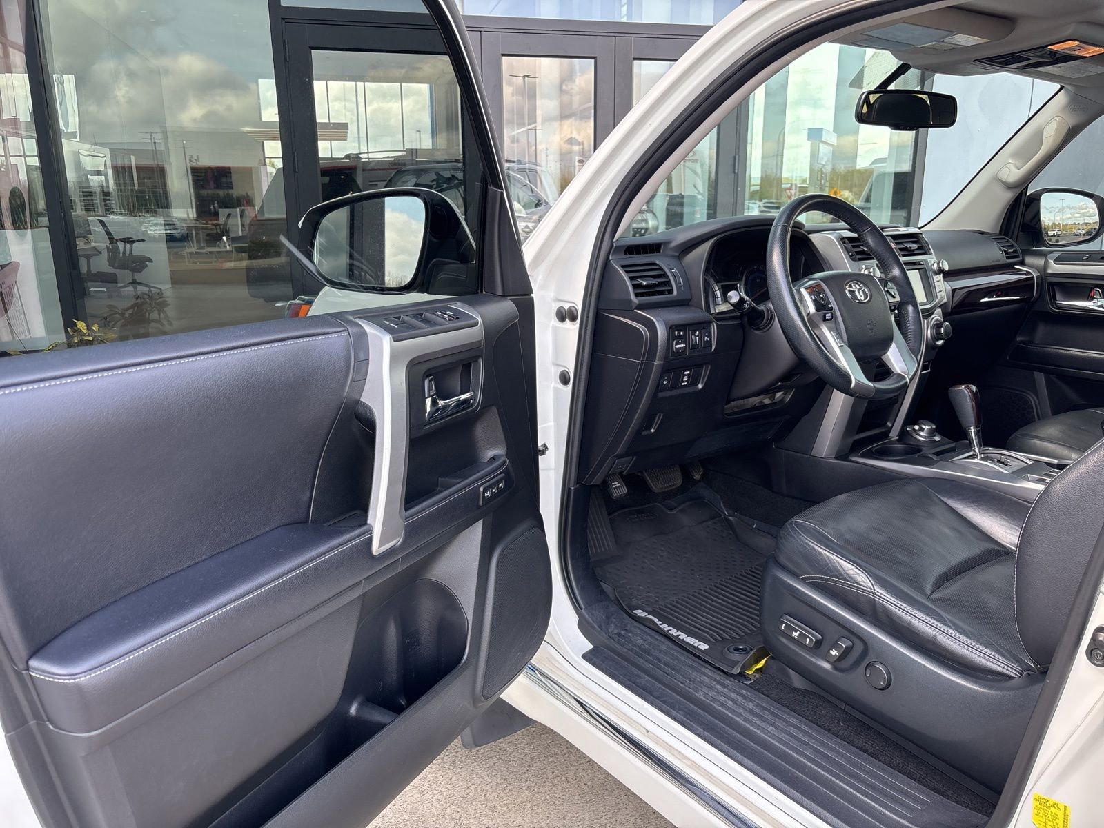 Used 2017 Toyota 4Runner Limited image 9