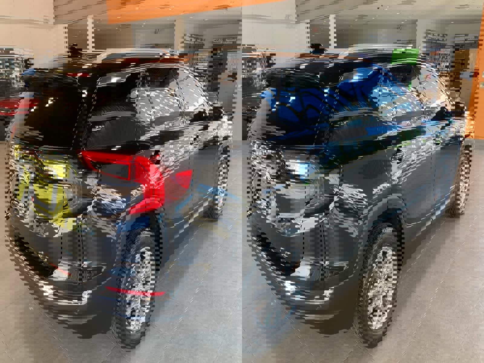 Used 2022 GMC Terrain SLT image 5