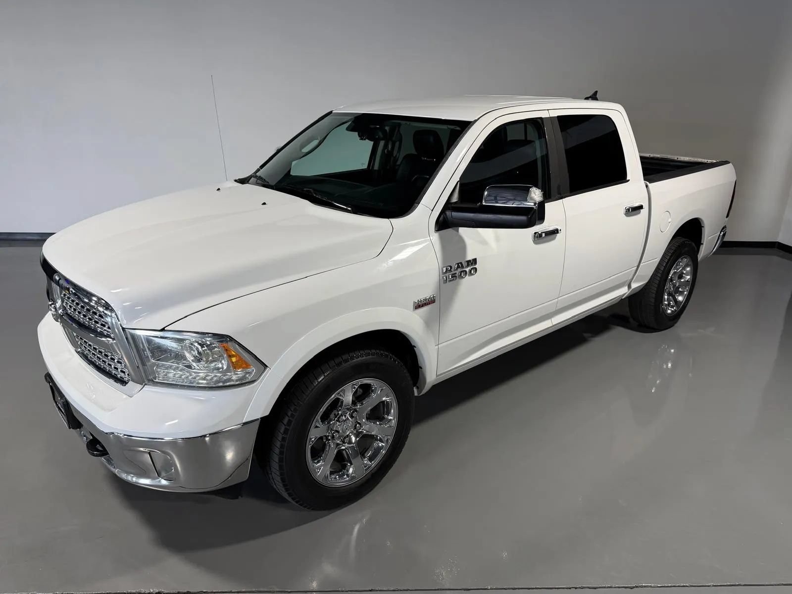 Used 2014 RAM 1500 Laramie w/ Convenience Group AWD/4WD image 40