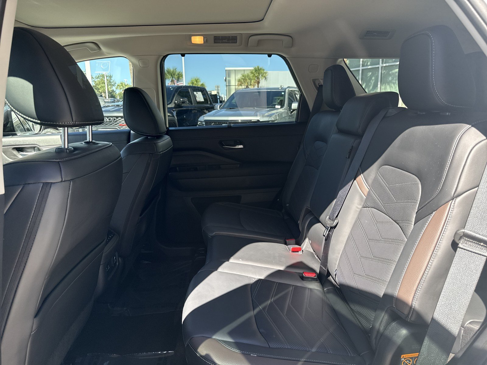 Used 2025 Nissan Pathfinder Platinum w/ Cargo Package AWD/4WD image 37
