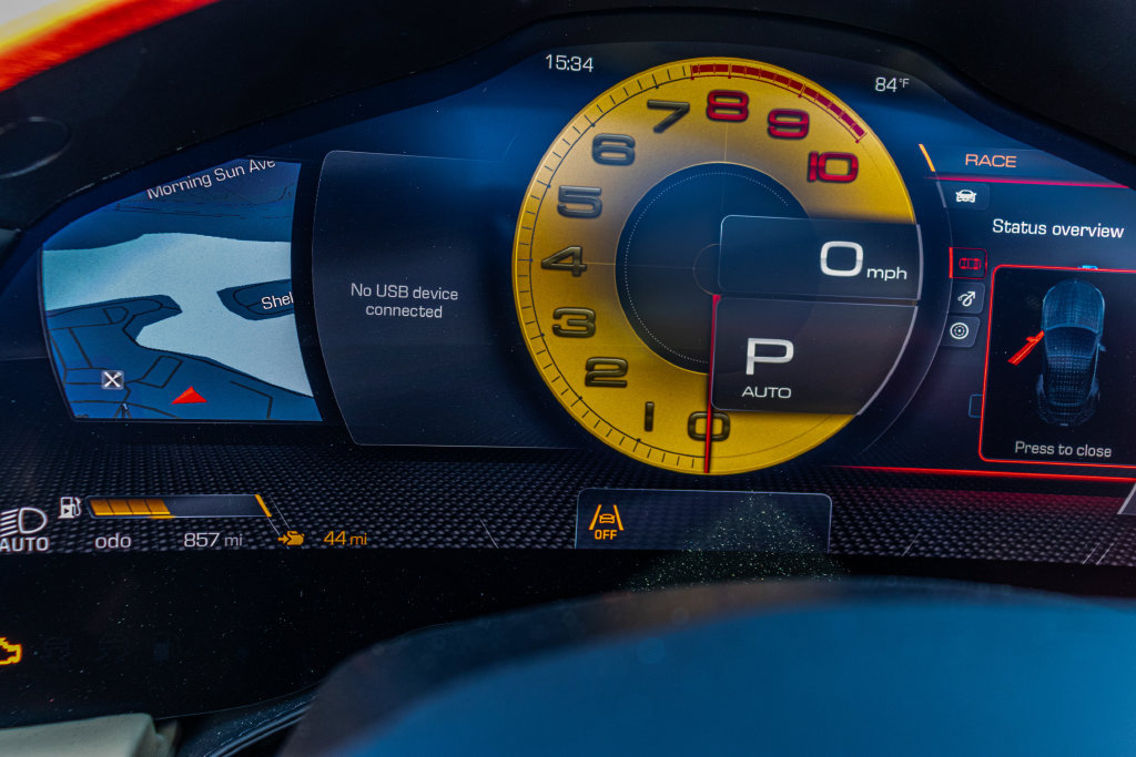 Certified 2025 Ferrari Roma Spider RWD image 39