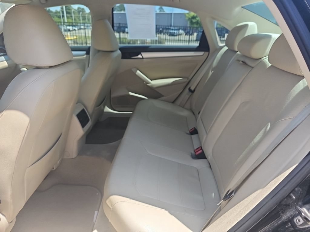 Used 2013 Volkswagen Passat 2.5 SE FWD image 14