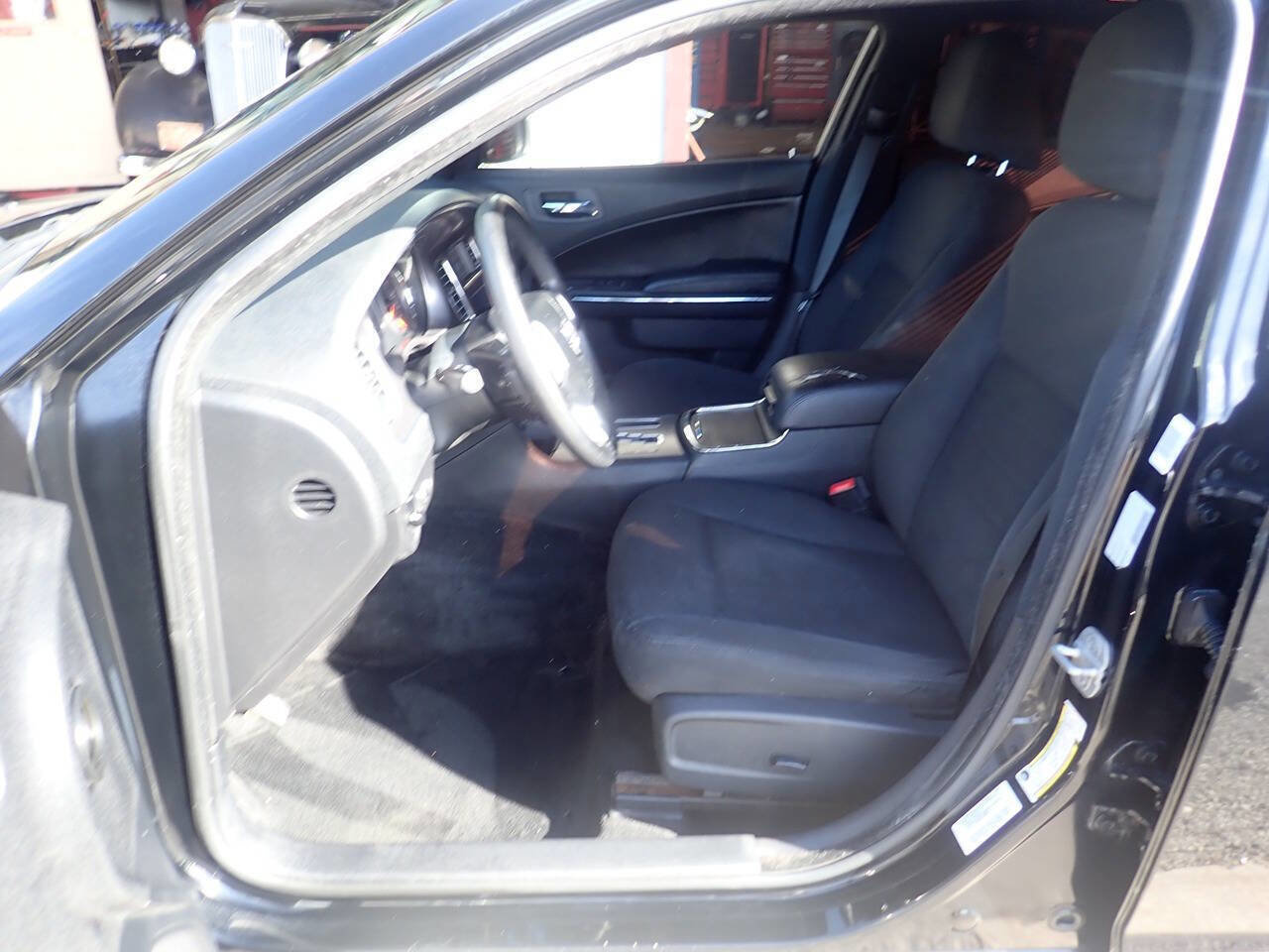 Used 2013 Dodge Charger SE image 7