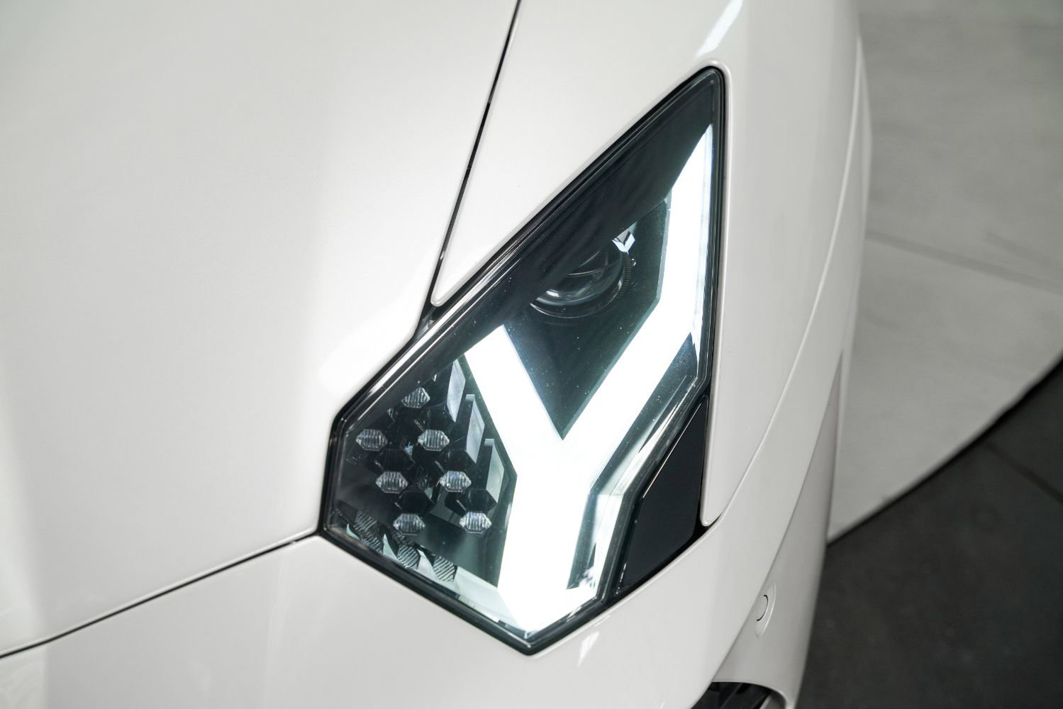 Used 2017 Lamborghini Aventador S image 17