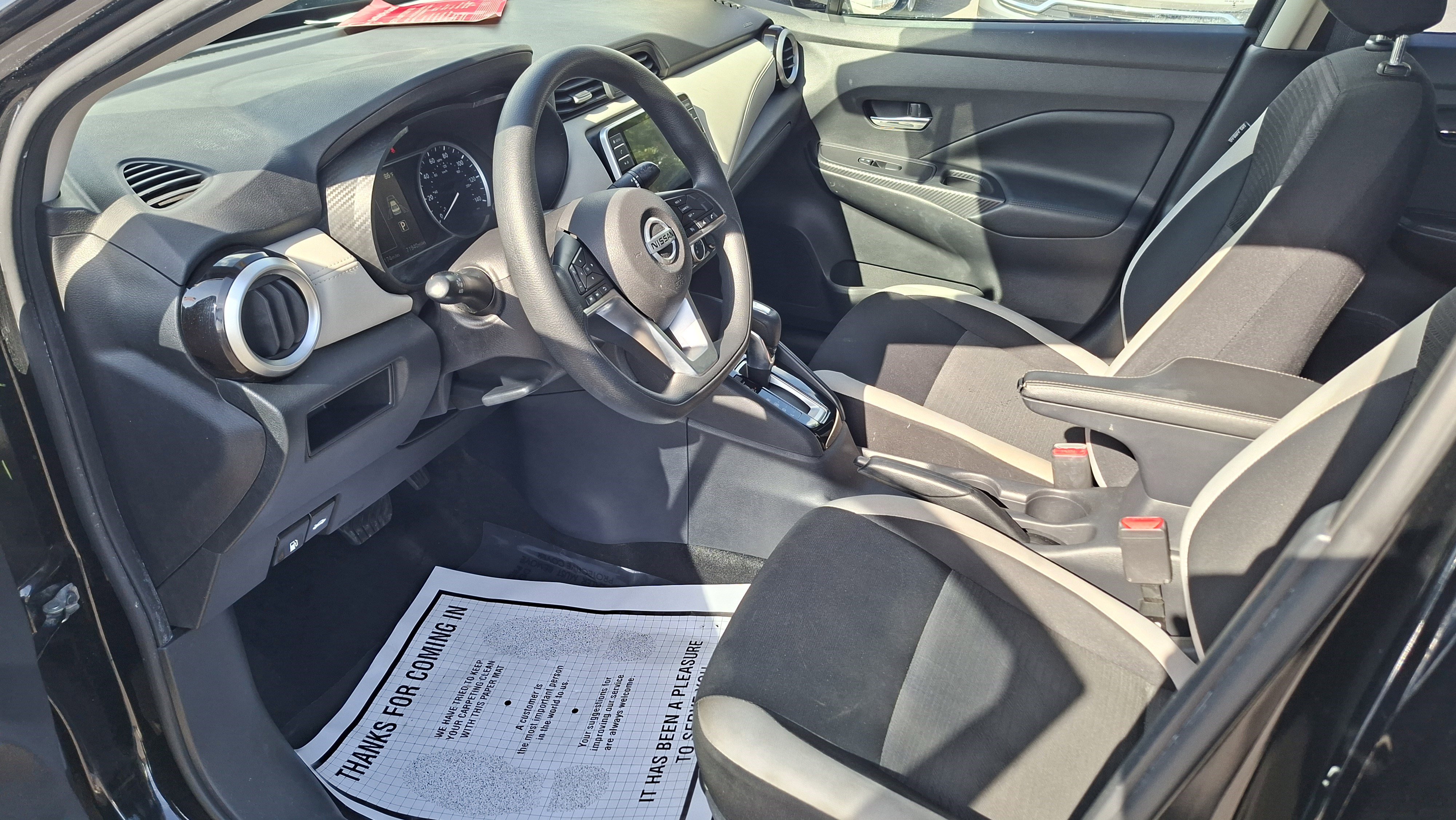 Used 2020 Nissan Versa SV FWD image 9