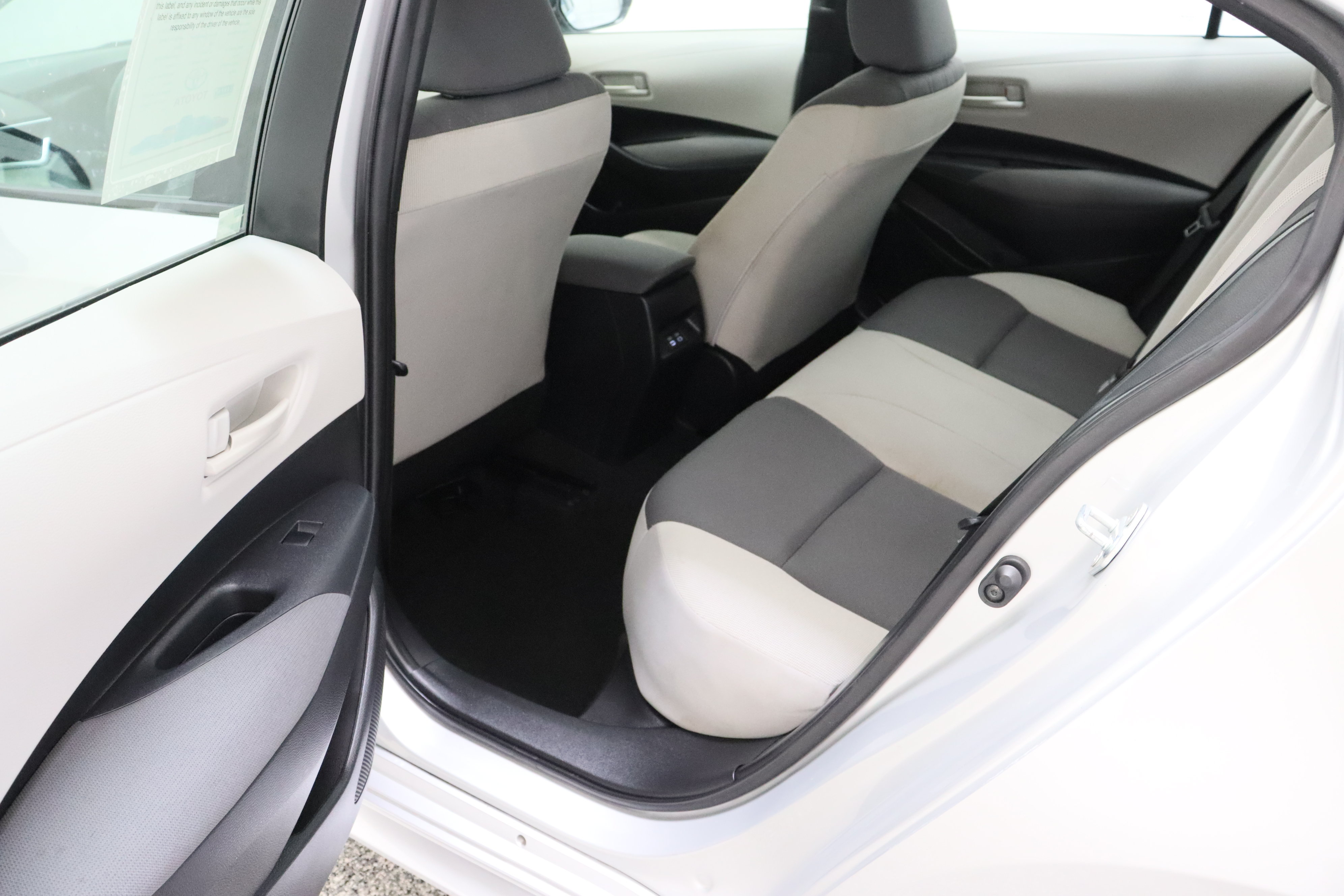 Used 2024 Toyota Corolla LE FWD image 24
