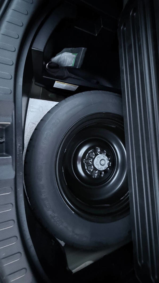 Used 2014 Toyota RAV4 XLE AWD/4WD image 15