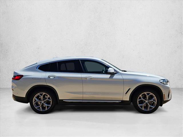 Used 2023 BMW X4 xDrive30i image 4