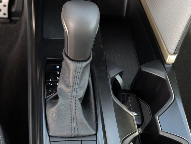Used 2025 Toyota Camry SE image 19