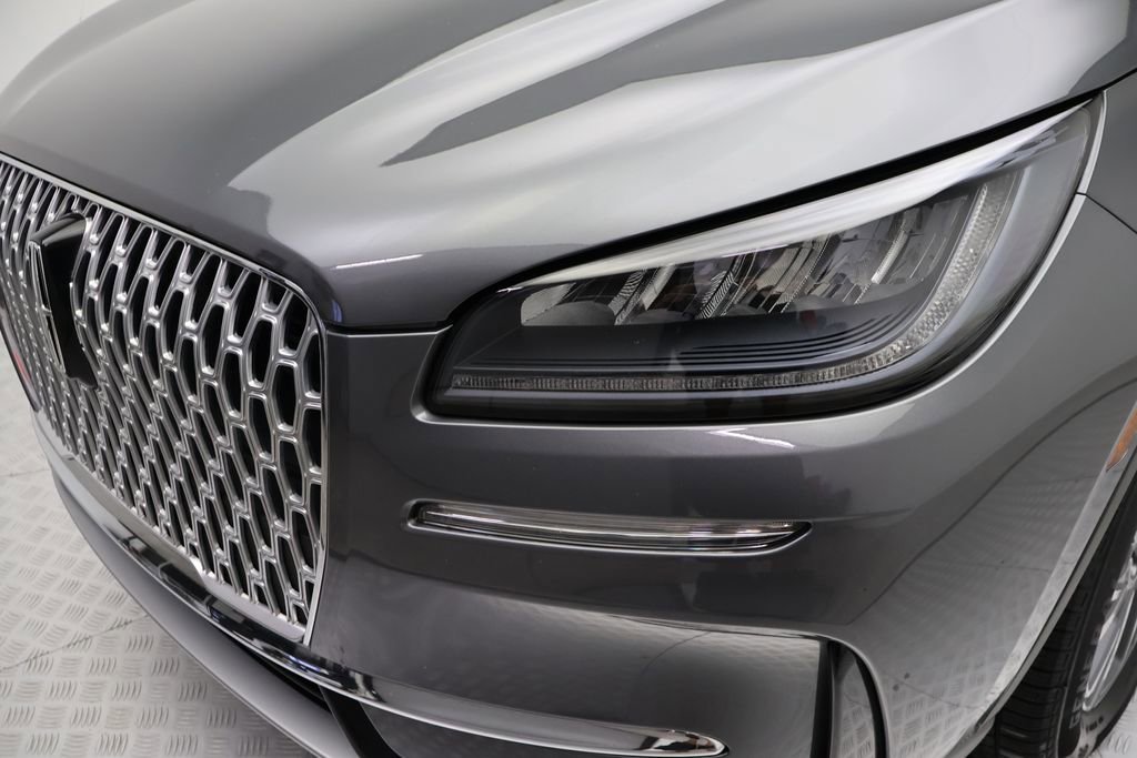 Used 2023 Lincoln Corsair FWD image 3