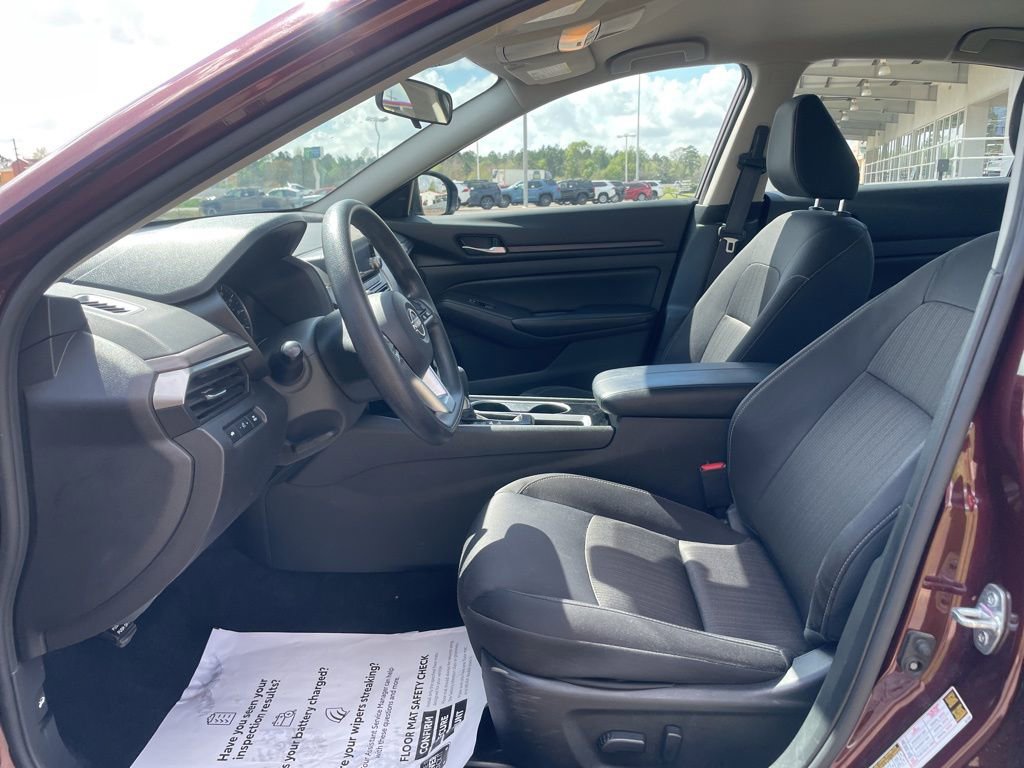 Used 2024 Nissan Altima 2.5 SV image 11