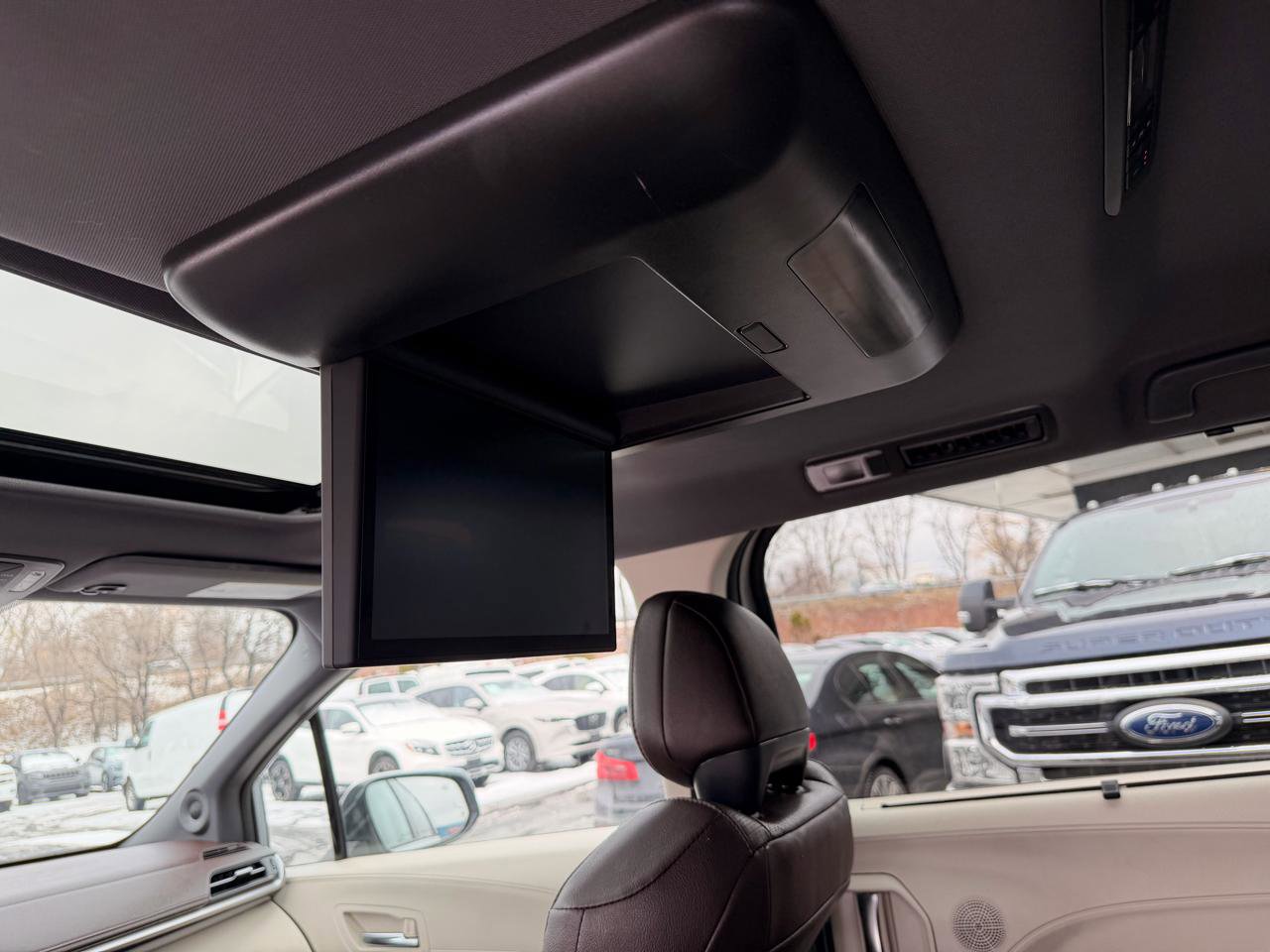 Used 2022 Toyota Sienna Platinum image 21